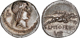 Roman Republic
Calpurnia
Denario. 90-89 a.C. CALPURNIA. L. Calpurnius Piso Frugi. Anv.: Cabeza laureada de Apolo a derecha, detrás serpiente. Rev.: ...