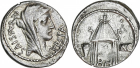Roman Republic
Cassia
Denario. 55 a.C. CASSIA. Q. Cassius Longinus. Anv.: Cabeza velada y diademada de Vesta a derecha. Q. CASSIVS VESTA. Rev.: Sill...