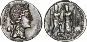 Roman Republic
Egnatia
Denario. 75 a.C. EGNATIA. Cn. Egnatius Cn. f. Cn. n Maxsumus. Anv.: Busto de Libertad a derecha, detrás MAXSVMVS y gorro frig...