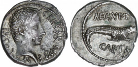 Roman Empire
Augustus (27 BC-14 AD)
Denario. Acuñada el 28 a.C. OCTAVIO. Ceca oriental incierta. Anv.: CAESAR DIVI. F. COS. VI. Cabeza desnuda a der...