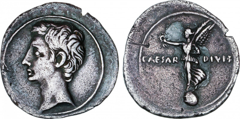 Roman Empire
Augustus (27 BC-14 AD)
Denario. Acuñada el 32-29 a.C. OCTAVIO. An...