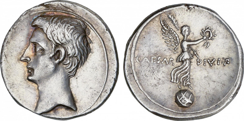 Roman Empire
Augustus (27 BC-14 AD)
Denario. Acuñada el 32-29 a.C. OCTAVIO. An...