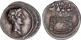 Roman Empire
Augustus (27 BC-14 AD)
Denario. Acuñada el 29-27 a.C. OCTAVIO. Anv.: Cabeza descubierta de Augusto a derecha. Rev.: IMP. CAESAR. Arco d...