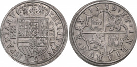 Philip II (1556-1598)
8 Reales. 1589. SEGOVIA. Anv.: Acueducto vertical de 4 arcos y 2 pisos. Variante por adornos superiores de ceca y valor. 26,43 ...