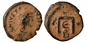 Justin I, 518-527. Pentanummium (Bronze, 2.38 g, 15 mm), uncertain mint (Constantinople?). D N IVSTINVS P P [AVI] Diademed, draped and cuirassed bust ...