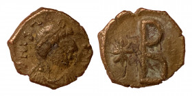 Justin I, 518-527. 2 Nummi. (Bronze, 0.72 g, 11 mm), Thessalonica. D N IVSTINVS P P A. Diademed, draped and cuirassed bust right. Rev. Large B; star t...