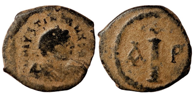 Justinian I, 527-565. Decanummium (bronze, 3.55 g, 21 mm). Thessalonica. Obv. D ...
