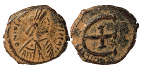 Justinian I, 527-565. Pentanummium (Bronze, 2.35 g, 16 mm), Theoupolis (Antioch), struck 542. D N IVSTINIANVS P P AVG Diademed, draped, and cuirassed ...