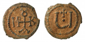 Maurice Tiberius, 582-602. Pentanummium (Bronze, 1.03 g, 14.50 mm), Theoupolis (Antioch). Monogram of Maurice Tiberius. Rev. Large Ч; above, cross. DO...
