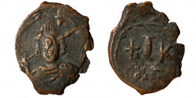 Constantine IV Pogonatus. 668-685. Decanummium (bronze, 4.02 g, 24 mm). Constantinople, struck 668-673. Helmeted, draped and cuirassed bust facing sli...