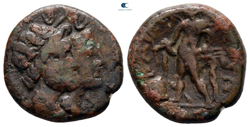 Bruttium. Rhegion circa 215-150 BC. 
Bronze Æ

17 mm, 4,76 g



very fine...