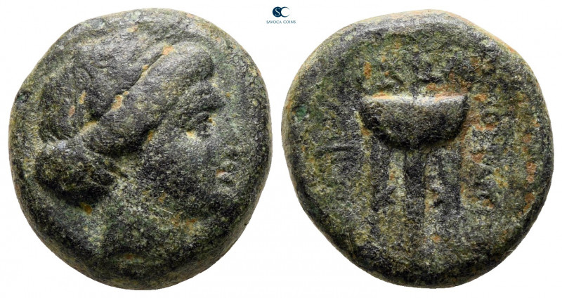 Ionia. Kolophon circa 310-300 BC. 
Bronze Æ

17 mm, 5,10 g



nearly very...