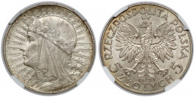 Głowa Kobiety 5 złotych 1933 Lekka skrętka. Bardzo ładna, praktycznie nieobiegowa moneta. Dość surowa ocena NGC.&nbsp; Reference: Chałupski 2.24.3.a, ...