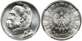 Piłsudski 5 złotych 1935 - PIĘKNE Znakomity, menniczy egzemplarz. Moneta w takim stanie jak ta dopiero uzmysławia jak pięknie mogą wyglądać mennicze m...