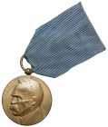 Medal X-lecia Odzyskanej Niepodległości - nieznany wykonawca Wykonanie staranne, w szczegółach nieodbiegające od wykonania Mennicy, ale bez inicjałów ...