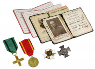 Zestaw imienny, w tym odznaka 30 Pułku Strzelców Kaniowskich i Krzyż Legionowy Bardzo ciekawy zestaw odznak i odznaczeń po starszym sierżancie, z okre...