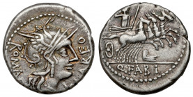 Republika, Q. Fabi Labeo (124 p.n.e.) Denar Awers: Głowa Romy w hełmie, w prawo, przed głową X - oznaczenie wartości oraz LABEO, za głową napis ROMA; ...
