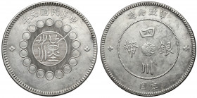 China, Szechuan Province, Yuan year 1 (1912) Lekko przeczyszczona, zarysowana na jednej ze stron. Srebro, średnica 38.9 mm, waga 25.74 g. 
Grade: VF+...