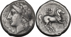 AR Didrachm, Neapolis mint, c.276-270 BC. Obv. ROMANO. Laureate head of Apollo left. Rev. Horse galloping right; above, star of sixteen rays. Cr. 15/1...