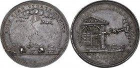 Eugenio (1663-1736). Medaglia 1716 per la presa di Timisoara durante la guerra contro la Turchia. D/ VICTORI EVGENIO CEDITE TEMESII. Mano che esce dal...