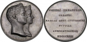 Regnando Carlo Alberto (1831-1849). Vittorio Emanuele II (1820-1878). Medaglia per le nozze con Maria Adelaide, 1842. D/ I busti accollati dei regnant...
