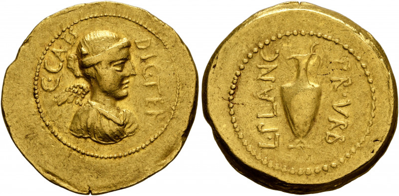 Julius Caesar, 49-44 BC. Aureus (Gold, 22 mm, 8.05 g, 6 h), with L. Munatius Pla...