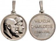Württemberg. Wilhelm II. 1891-1918. Tragbare Silbermedaille, sogen. Erinnerungszeichen 1911 von L. Habich, auf die Silberne Hochzeit des Königspaares....