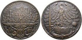 MEDAILLEURE. Karl Goetz (1875-1950). Bronzegussmedaille 1938. Auf die Rückgabe der Reichskleinodien an die Stadt Nürnberg. Stadtansicht von Süden / Ad...