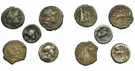 REPÚBLICA ROMANA. Lote de 5 monedas: quinario anónimo (1), quinario Titia (1), victoriatos (2) y denario anónimo (1). De BC-a MBC-.