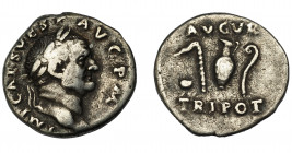 IMPERIO ROMANO. VESPASIANO. Denario. Roma (72 d.C.). R/ Vesta sentada a izq. con símpulo; TRI-POT. AR 3,02 g. 17,63 mm. RIC-359. MBC-.