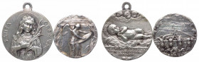 Lotto di due medagliette: la prima con Santa Orsa - gr. 8.35; la seconda per i mitraglieri dei vari corpi (Prima Guerra Mondiale) - gr. 6.39, a motto ...