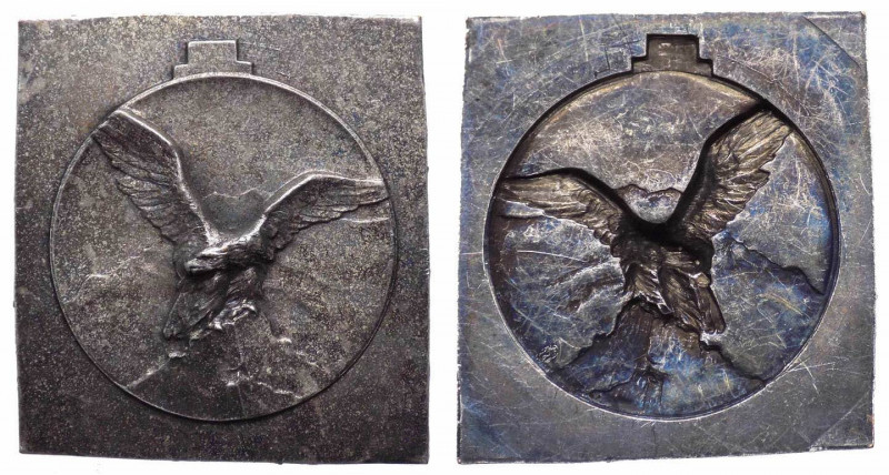 Italia, prova di stampa di medaglietta portativa, raffigurante un'aquila su una ...