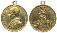 Italia, medaglietta devozionale a nome di Leone XIII (1878-1903) A XXV (1903), con raffigurazione del Buon Pastore, opus Johnson; Ae dorato - gr. 11,9...