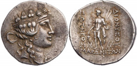 THRAKIEN MARONEIA
 AR-Tetradrachme 189/188-49/45 v. Chr. Vs.: Kopf des Dionysos mit Efeukranz n. r., Rs.: Dionysos steht mit zwei Speeren, Chlamys un...