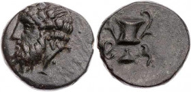 LYDIEN SARDEIS
 AE-Chalkus 4.-3. Jh. v. Chr. Vs.: Kopf des Dionysos mit Efeukranz n. l., Rs.: Kantharos Brackmann 2003, 1 f. 1.97 g. RR schwarzgrüne ...
