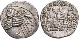 PARTHER, KÖNIGREICH DER ARSAKIDEN
Phraates IV., 38-2 v. Chr. AR-Drachme Mithradatkart Vs.: Büste in Ornat mit Diadem n. l., rechts oben Adler mit Lor...