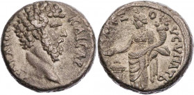 ÄGYPTEN ALEXANDRIA
Aelius Caesar, 137 n. Chr. BI-Tetradrachme 137 n. Chr. Vs.: Kopf n. r., Rs.: Homonoia steht mit Füllhorn v. v., Kopf n. l., und op...