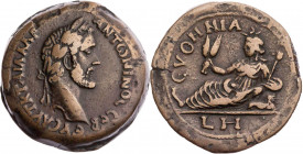 ÄGYPTEN ALEXANDRIA
Antoninus Pius, 138-161 n. Chr. AE-Drachme 144/145 n. Chr. (= Jahr 8) Vs.: Kopf mit Lorbeerkranz n. r., Rs.: Euthenia lagert mit L...