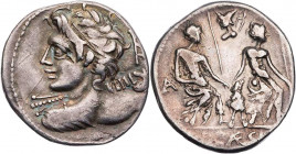 RÖMISCHE REPUBLIK
L. Caesius, 112/111 v. Chr. AR-Denar Rom Vs.: Büste des Apollo-Veiovis mit Blitzbündel in Rückansicht n. l., dahinter Monogramm für...