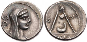 RÖMISCHE REPUBLIK
P. Sulpicius Galba, 69 v. Chr. AR-Denar Rom Vs.: Kopf der Vesta mit Schleier n. r., dahinter S·C·, Rs.: [A]E - CVR / [P·] GALB, Opf...