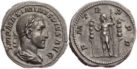 RÖMISCHE KAISERZEIT
Maximinus Thrax, 235-238 n. Chr. AR-Denar 235 n. Chr. Rom Vs.: IMP MAXIMINVS PIVS AVG, gepanzerte und drapierte Büste mit Lorbeer...