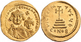 BYZANZ
Heraclius mit Heraclius Constantinus, 613-638. AV-Solidus 613-616 Constantinopolis, 5. Offizin Vs.: dd NN hERACLIUS ET hERA CONST PP AVC, drap...
