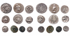 Lot, griechische Münzen AR-Prägungen der griechischen Welt, darunter KALABRIEN, Tarent, Didrachme; ATTIKA, Athen, Tetradrachme (Neuer Stil); MYSIEN, P...