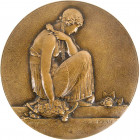 KUNSTMEDAILLEN JUGENDSTIL / ART DECO
Dammann, Paul-Marcel, 1885-1939. Einseitiges Bronzemedaillon 1925 Thysiai. Mädchen in Chiton kniet n. r. und opf...