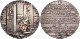 Goetz, Karl, 1875-1950. Silbermedaille 1918 Auf die Königlich-Bayerische Jagdstaffel 34, Vs.: bayerischer Löwe zwischen zwei Gedenksteinen mit den Dat...