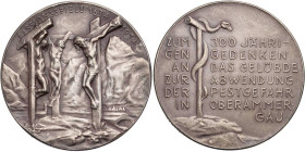 Goetz, Karl, 1875-1950. Silbermedaille 1934 Auf die 300-Jahrfeier der Passionsspiele in Oberammergau, Vs.: Christus mit zwei weiteren Gekreuzigten auf...