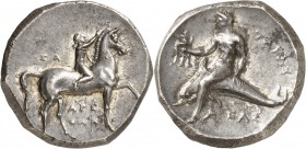 GRÈCE ANTIQUE
Calabre, Tarente (281-270 av. J.C.). Didrachme argent.
Av. Cavalier nu sur un cheval à droite et le couronnant ARE / QWN au dessous, S...