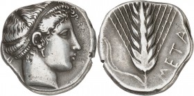 GRÈCE ANTIQUE
Lucanie, Métaponte (281-278 av. J.C.). Drachme argent.
Av. Tête de Déméter à droite, les cheveux retenus dans un filet. Rv. META épi d...