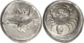 GRÈCE ANTIQUE
Sicile, Agrigente (510-480 av. J-C.). Didrachme argent.
Av. AK / RA Aigle debout à droite. Rv. Crabe dessous tête à droite. SNG ANS 95...