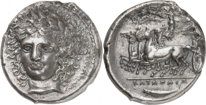 GRÈCE ANTIQUE
Sicile, Catane (405-403/2 av. J.C.). Tétradrachme argent signé pa...